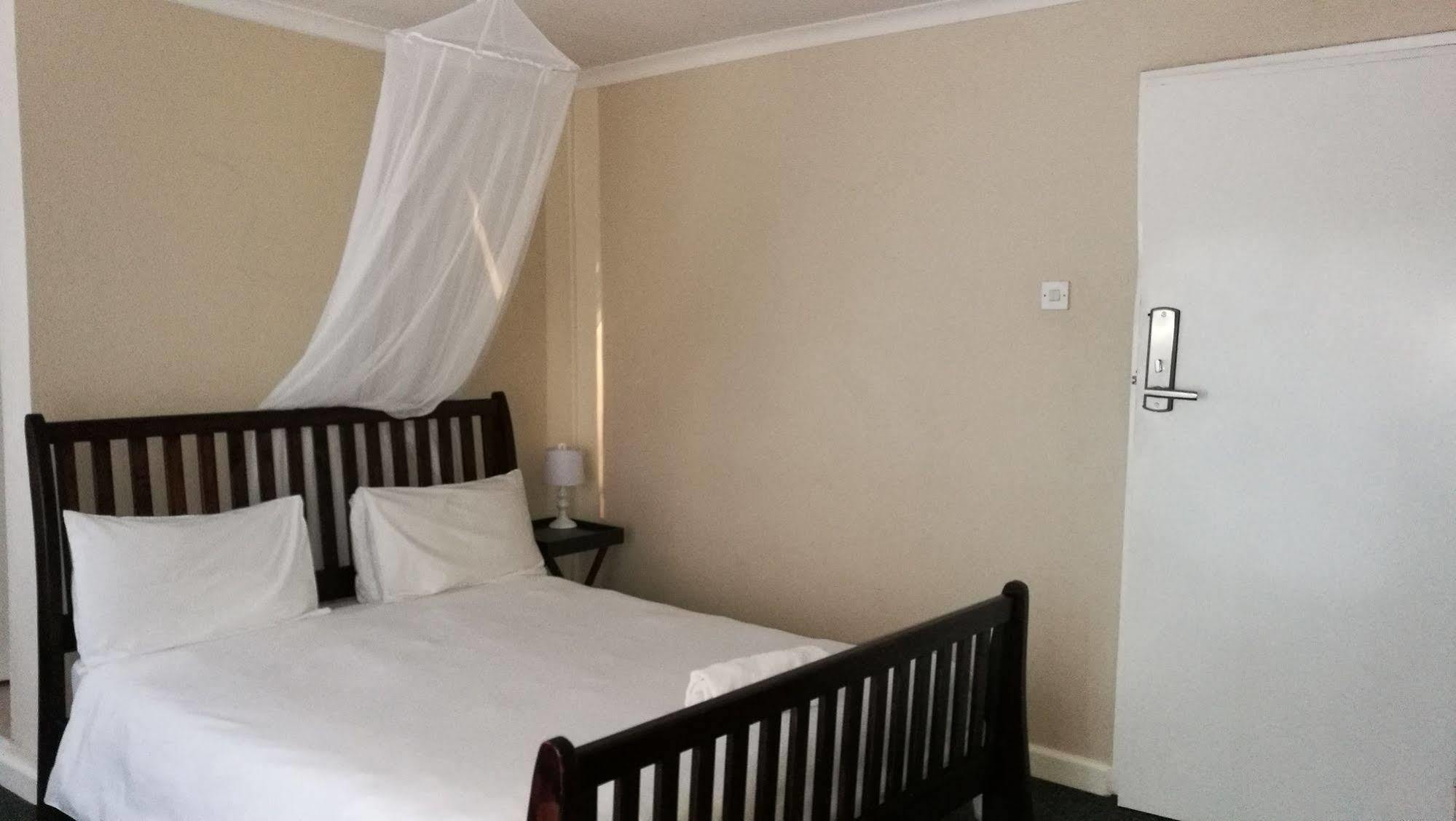 Lepatino Bed & Breakfast Ливингстън Екстериор снимка