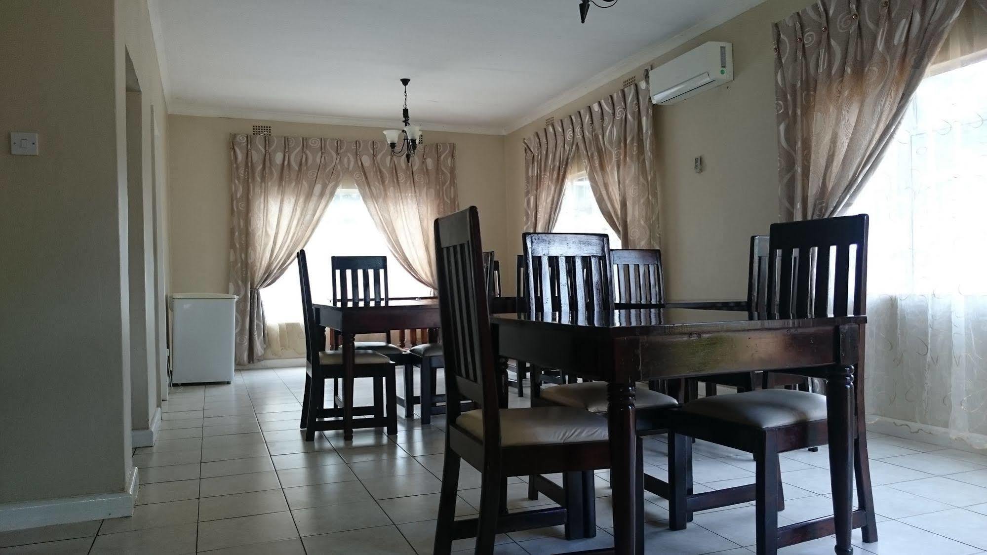 Lepatino Bed & Breakfast Ливингстън Екстериор снимка