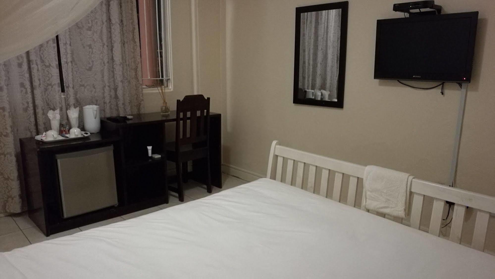 Lepatino Bed & Breakfast Ливингстън Екстериор снимка
