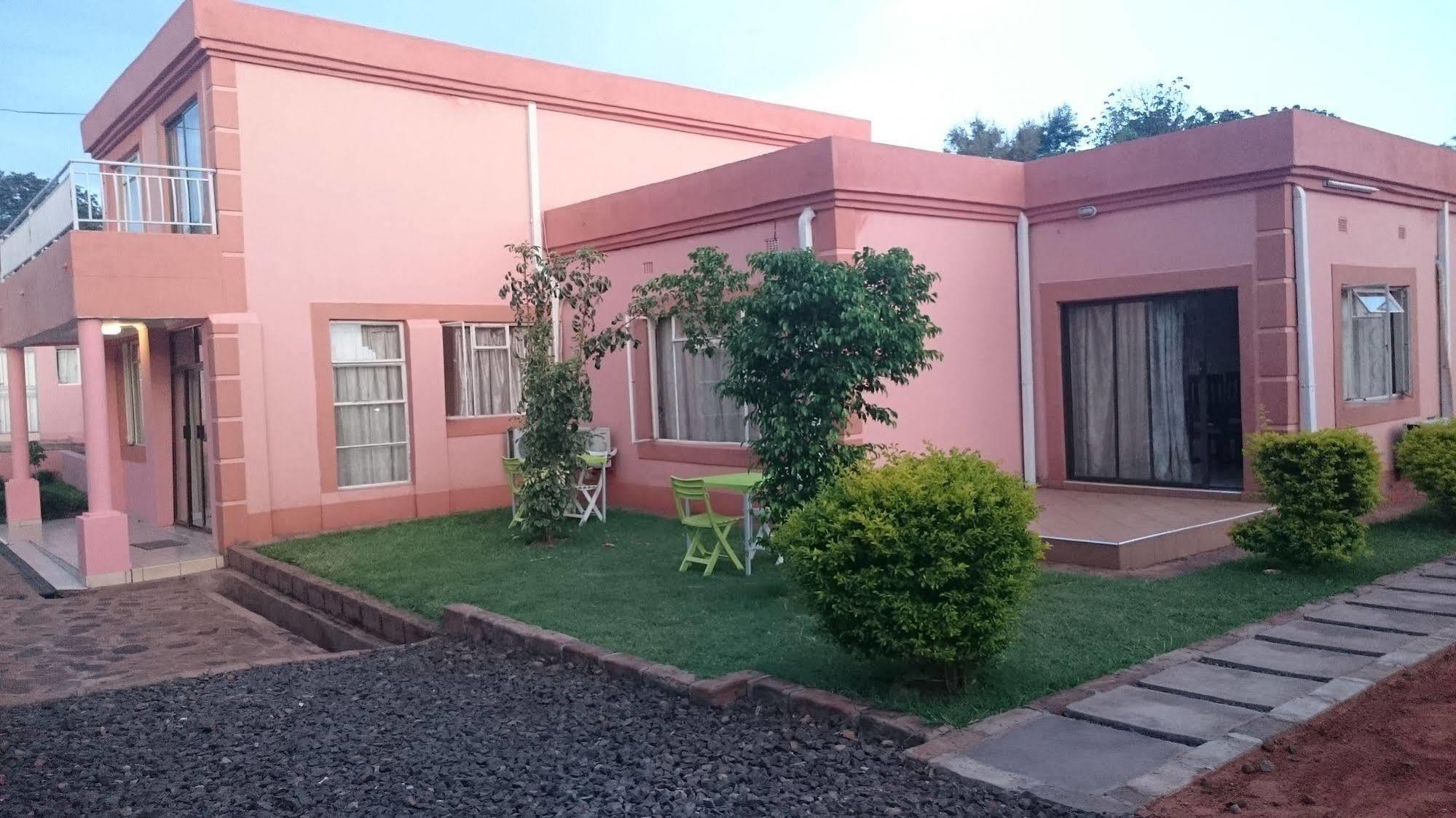 Lepatino Bed & Breakfast Ливингстън Екстериор снимка